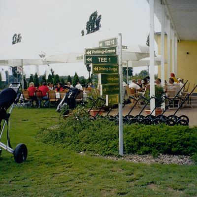 Wegweiser-am-Golfhaus.jpg